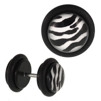 Load image into Gallery viewer, Fake Piercing Plug schwarz Leoparden Fell weiß schwarz Gummiring 7 mm - chic - net.de
