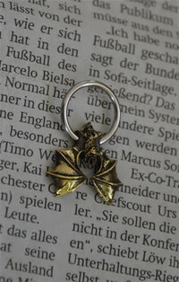 Load image into Gallery viewer, Piercing Klemmkugel Ring Brass Edelstahl Fledermaus
