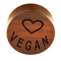 Cargar imagen en el visor de la galería, Flesh Plug Holz rotbraun Gravur Herz I Love Vegan - chic - net.de
