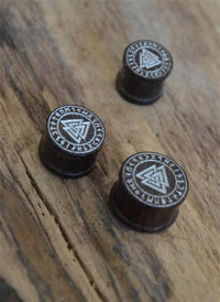 Cargar imagen en el visor de la galería, Flesh Plug Sonoholz Valknut Wotansknoten silber Gravur - chic - net.de
