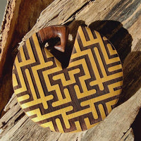 Load image into Gallery viewer, Holz Dehnschnecke Ohr Gewicht Piercing Goldmuster 8mm rund - chic - net.de
