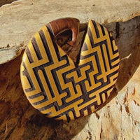 Load image into Gallery viewer, Holz Dehnschnecke Ohr Gewicht Piercing Goldmuster 8mm rund - chic - net.de
