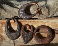 Cargar imagen en el visor de la galería, Holz Dehnschnecke Ohr Piercing 20mm rund balinesisch - chic - net.de
