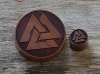 Cargar imagen en el visor de la galería, Flesh Plug Holz braun Valknut Wotansknoten double flared
