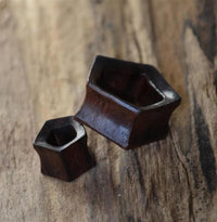 Load image into Gallery viewer, Flesh Tunnel Holz Fünfeck Pentagon dunkel double flared
