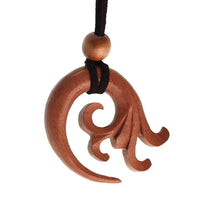 Load image into Gallery viewer, Kette Holz Spiralen Ornament Anhänger mittelbraun Lederband verstellbar Holzperle - chic - net.de
