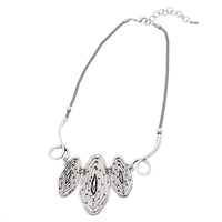 Load image into Gallery viewer, Ketten Halskette Edelstahl Wellen Spirale Oval silberfarben Länge 23 cm - chic - net.de
