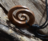 Load image into Gallery viewer, Nara Holz-Ketten: Natürlicher Holzschmuck mit Frei Verstellbarer Baumwollkette
