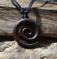 Load image into Gallery viewer, Surferkette Narraholz Halskette Spirale verstellbar dunkel
