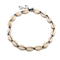 Load image into Gallery viewer, Choker Halskette Cowrie Kauri Muschel schwarz weiß
