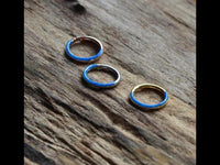 Cargar imagen en el visor de la galería, Klapp Segment Ring Piercing Edelstahl blau Opal Inlay - chic - net.de
