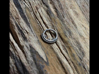 Load image into Gallery viewer, Klapp Segment Ring Piercing Edelstahl Punkte Dreiecke - chic - net.de
