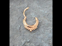 Load image into Gallery viewer, Klapp Segmentring Piercing Vintage Edelstahl Gold PVD - chic - net.de
