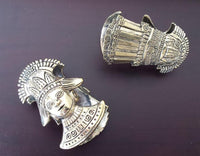 Load image into Gallery viewer, Lobe Ohr Piercing Ohrgewicht gold antik 18mm Maya Häuptling oxidiert Messing 47,6g - chic - net.de
