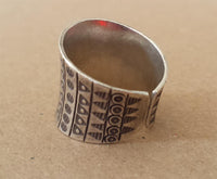 Load image into Gallery viewer, Massiver Silberring aus 925er Sterling Silber Thailandische Bergstämme Karen Stil Muster schwarz - chic - net.de
