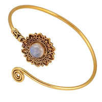 Load image into Gallery viewer, Messing Armreif antik golden Mondstein rund Maserung Schnörkel Herzen verstellbar antik Tribal Schmuck - chic - net.de
