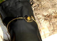 Load image into Gallery viewer, Messing Armreif antik goldenTigerauge Maserung rund Kugeln verstellbar - chic - net.de
