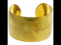 Load image into Gallery viewer, Messing Brass Armreif golden schraffiert breit gewölbt 38 mm nickelfrei verstellbar antik Tribal - chic - net.de
