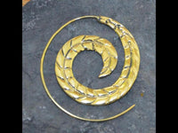 Cargar imagen en el visor de la galería, Messing Spirale Ohrringe Piercing Blattadern antik gold - chic - net.de
