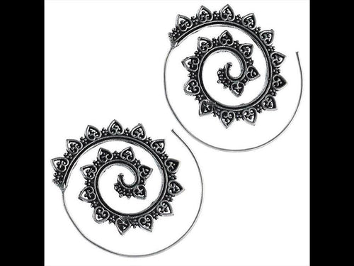 Messingohrringe versilbert Spiralen Pünktchen Herzen Ornamente 925 sterling Silber - chic - net.de