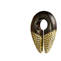 Load image into Gallery viewer, Ohrgewicht Brass Holz Schlüsselloch Dots 10mm Piercing - chic - net.de
