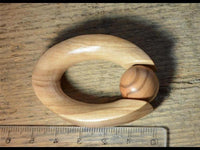 Load image into Gallery viewer, Ohrgewicht Klemmkugel Ring Olivenholz 12mm Piercing oval - chic - net.de
