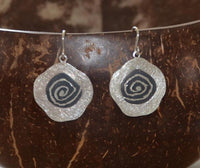 Load image into Gallery viewer, Ohrringe 925 Sterling Silber Spiegelei Spirale schwarz - chic - net.de
