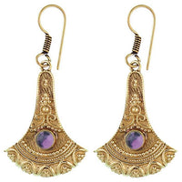 Load image into Gallery viewer, Ohrringe Axt Punkte verziert Amethyst Messing antik golden nickelfrei Ohrhänger Tribal Brass - chic - net.de
