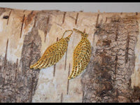 Load image into Gallery viewer, Ohrringe Flügel Engel Messing antik golden Tribal Ohrhänger nickelfrei Brass Schmuck Piercing - chic - net.de
