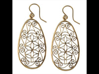 Load image into Gallery viewer, Ohrringe oval Ohrhänger ausgestanzt Blumen Ornamente Muster aus antik goldenem Brass - chic - net.de
