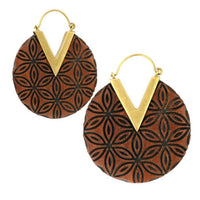 Load image into Gallery viewer, Ohrringe Sawo Holz Brass gold Zacke Blume des Lebens - chic - net.de
