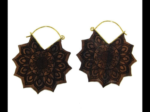 Ohrringe Sonnenblume Holz Brass Bügel gold Gravur 38mm - chic - net.de