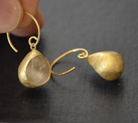 Load image into Gallery viewer, Ohrringe vergoldet 925 Silber Tropfen offen Hook Bogen - chic - net.de
