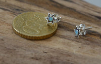 Cargar imagen en el visor de la galería, Ohrstecker 925 Sterling Silber Stern Opal oxidiert - chic - net.de
