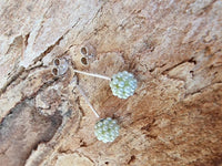 Load image into Gallery viewer, Ohrstecker grün rund Perlen Kugelohringe Kugelohrstecker 4 mm 925er Sterlingsilber - chic - net.de
