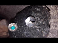 Cargar imagen en el visor de la galería, Ohrstecker Türkis Stein rund, silber Rand Blume Kreise Ohrringe 925er Sterlingsilber - chic - net.de
