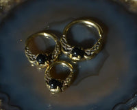 Load image into Gallery viewer, Universal Piercing Ring Brass Onyx Stein Knoten celtic
