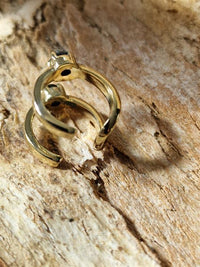 Load image into Gallery viewer, Ear cuff Dread Lock Bead Messing gold Onyx Bögen
