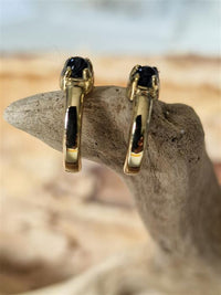 Load image into Gallery viewer, Ear cuff Dread Lock Bead Messing gold Onyx Bögen
