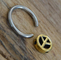 Load image into Gallery viewer, Piercing Klemmkugel Ring Brass Edelstahl Peace Zeichen - chic - net.de
