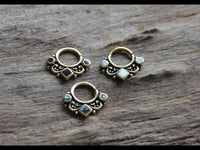 Cargar imagen en el visor de la galería, Piercing Ring Brass Kreise Raute Septum Ohrring - chic - net.de
