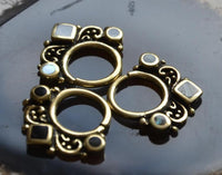 Cargar imagen en el visor de la galería, Piercing Ring Brass Kreise Raute Septum Ohrring - chic - net.de
