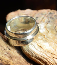 Load image into Gallery viewer, Ring 925 Sterling Silber konkav beweglich glänzend - chic - net.de
