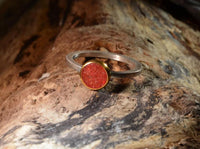 Load image into Gallery viewer, Ring Silber 925 vergoldet crushed Koralle Kreis - chic - net.de
