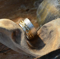 Load image into Gallery viewer, Ring Silber vergoldet Kreis Waben gestempelt breit Ringe - chic - net.de
