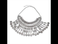 Load image into Gallery viewer, Schmuckset Münzen Ohrringe Kette Collier silbern Brass Spitzen - chic - net.de
