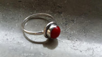Load image into Gallery viewer, Silberring Jaspis rot 5 mm rund Zopf Rand 925er Sterling Silber Stein Ringe Schmuck - chic - net.de
