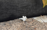 Load image into Gallery viewer, Silberring Lilie glänzend 925 Sterling Silber Ringe schmal - chic - net.de
