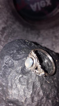 Cargar imagen en el visor de la galería, Silberringe Chalzedon Seile Spiralbögen Kreise oval 925 - chic - net.de
