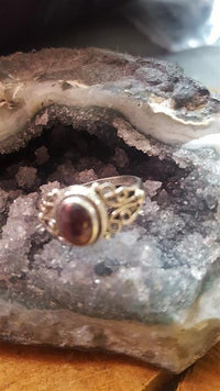 Load image into Gallery viewer, Silberringe Granat Seile Spiralbögen Kreise oval 925 - chic - net.de
